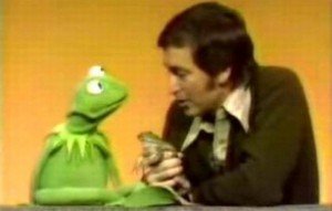 Bob introduces Kermit to a bullfrog.