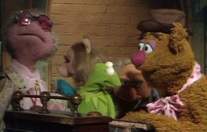 Everyone tries to give Fozzie the silent treatment.